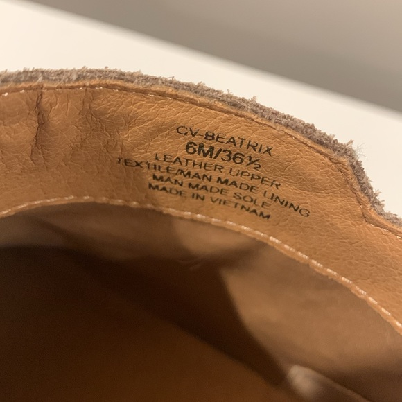 Boots - Picture 4 of 7